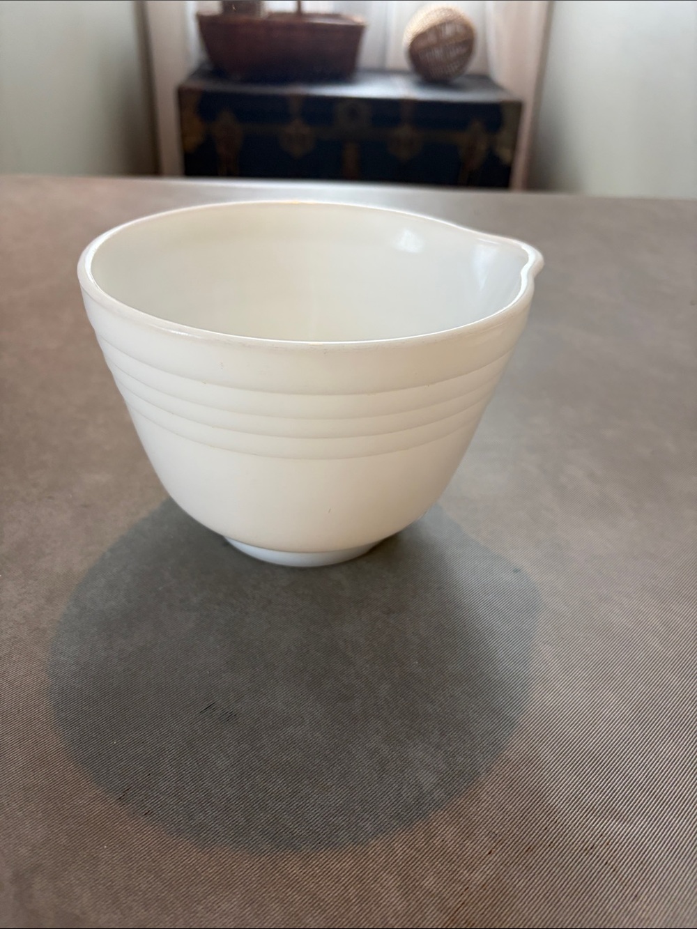 Vintage Small White Milk Glass PYREX Hamilton Beach Electric Mixer Mixing Bowl